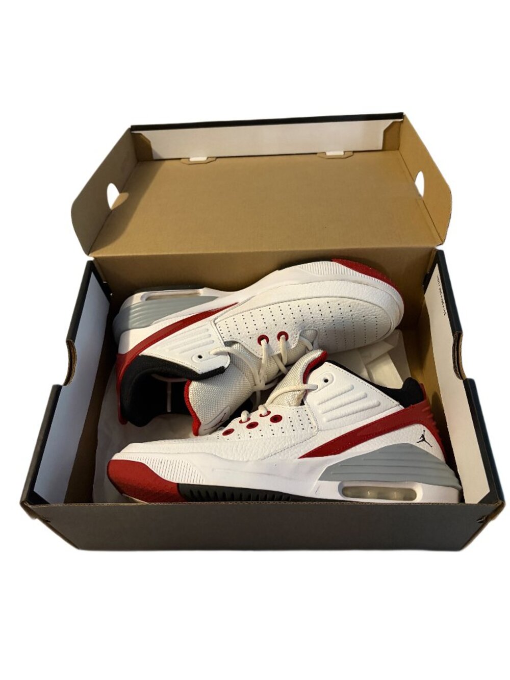 Jordan Max Aura 5 GS Kids Basketball Shoes White/Black US 6.5